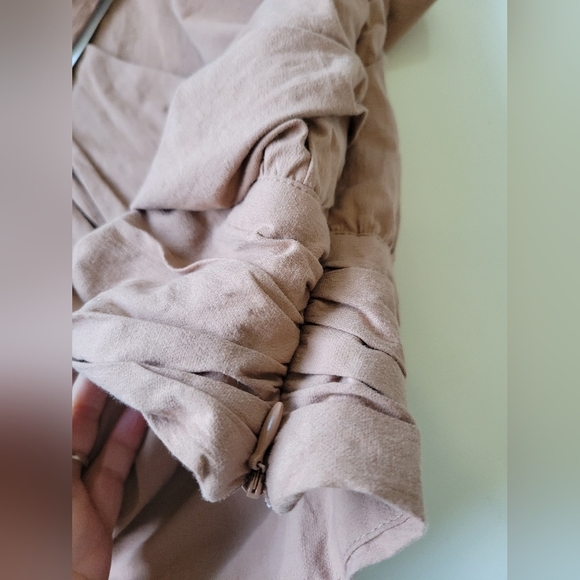 Future Collective Women's Long Sleeve Mock Neck Cross-Front Top Size XL Tan NWT - Picture 13 of 15